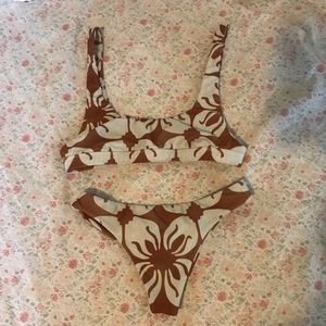 Stone fox swim indo tile set